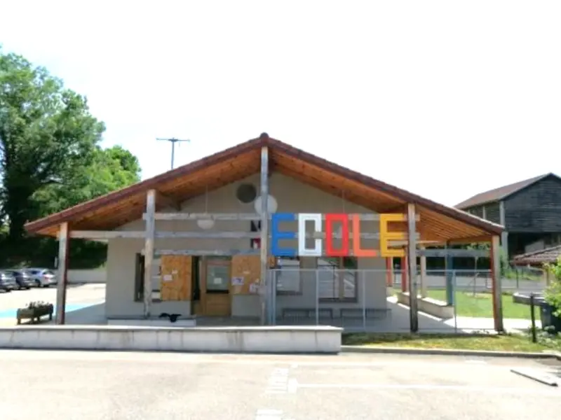 Bâtiment de l'école primaire publique