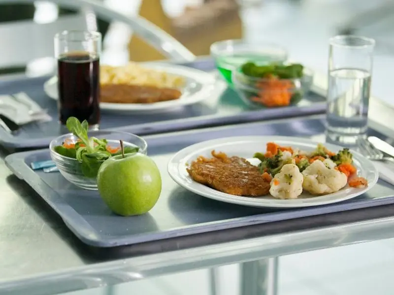 Plateau repas du restaurant scolaire